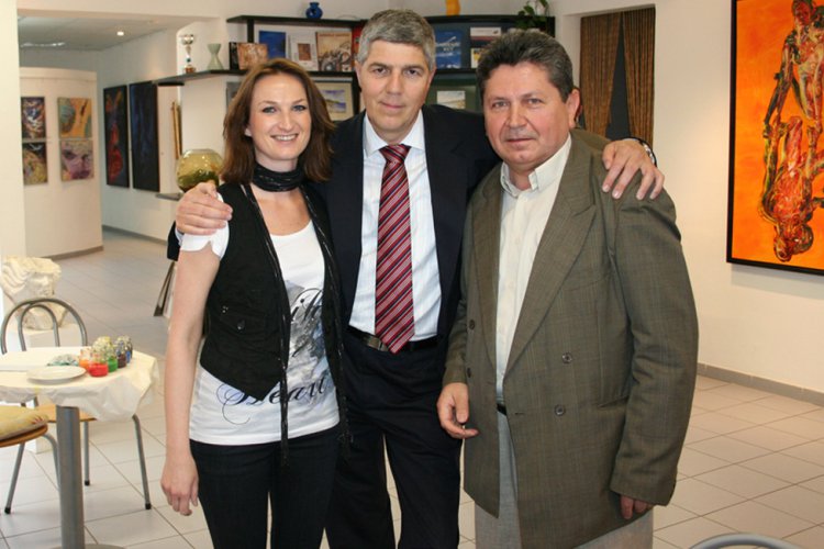 Béla Bugár na návšteve galérie v Snine.